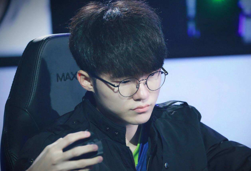 后防出现多 后防出现多