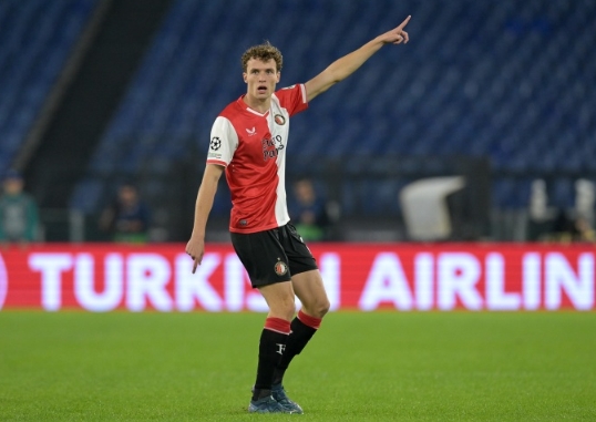 拜仁传奇队4-0皇马传奇队，赢得贝肯鲍尔杯传奇赛冠军.