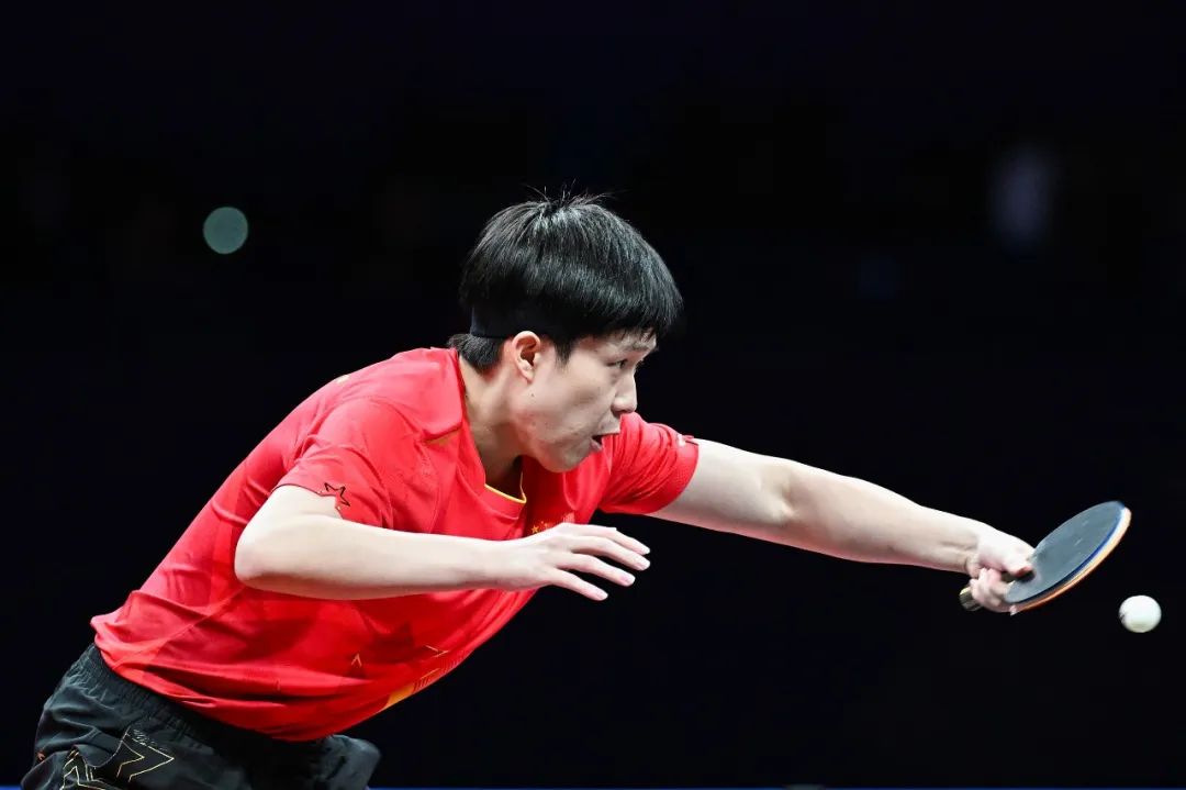 拜仁传奇队4-0皇马传奇队，赢得贝肯鲍尔杯传奇赛冠军.