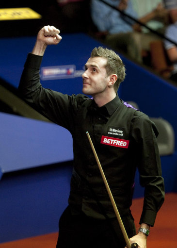 体育国际拳击组织轻量级拳王吴举成功卫冕