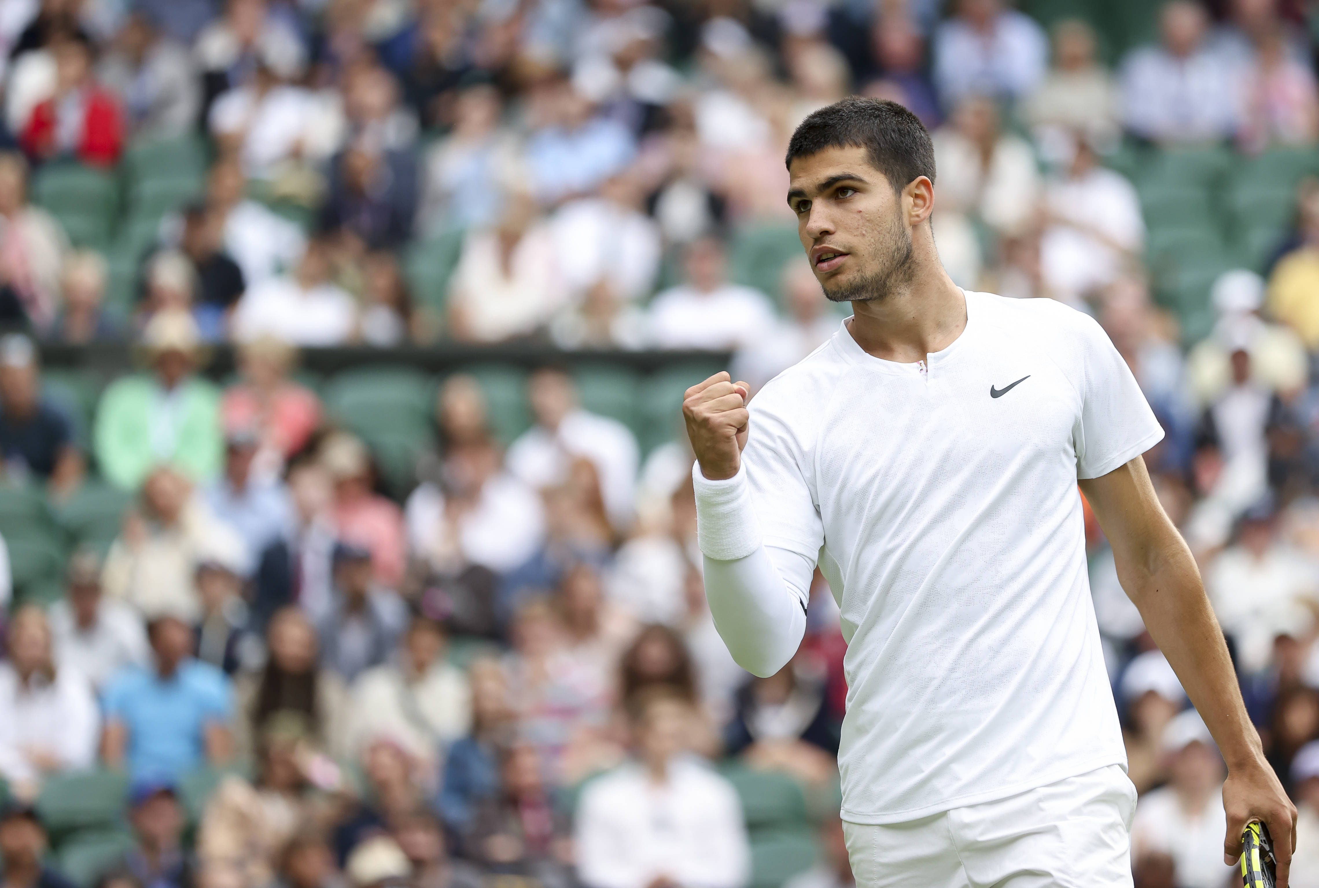 东契奇轰下大号三双也无法带队取胜，赛后一句话证明詹姆斯多重要