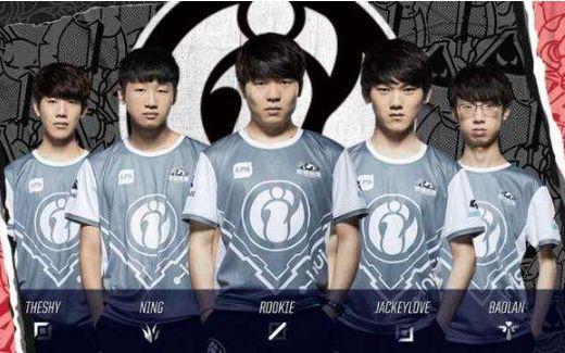 东契奇轰下大号三双也无法带队取胜，赛后一句话证明詹姆斯多重要